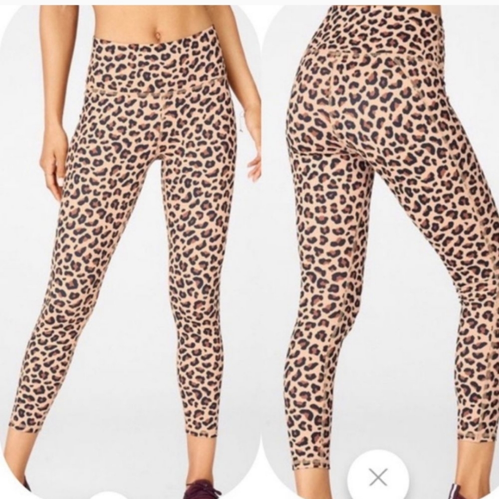 Fabletics lepord leggings